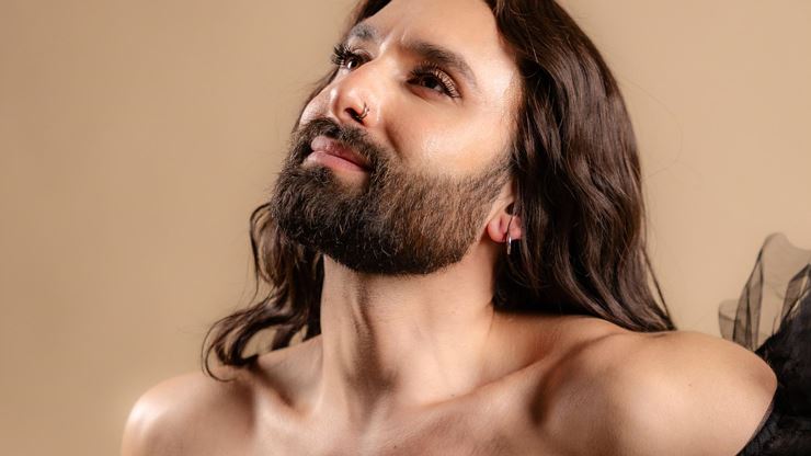 Conchita Sings The Classics